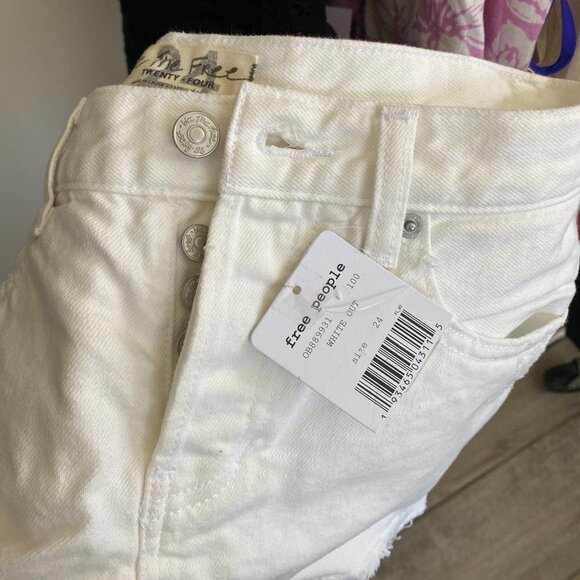 Free People Sofia White Denim Jean Shorts NWT 24 - Picture 3 of 5